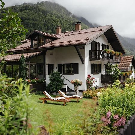 Ludwig'S Mountain Lodges Dalaas Exteriör bild